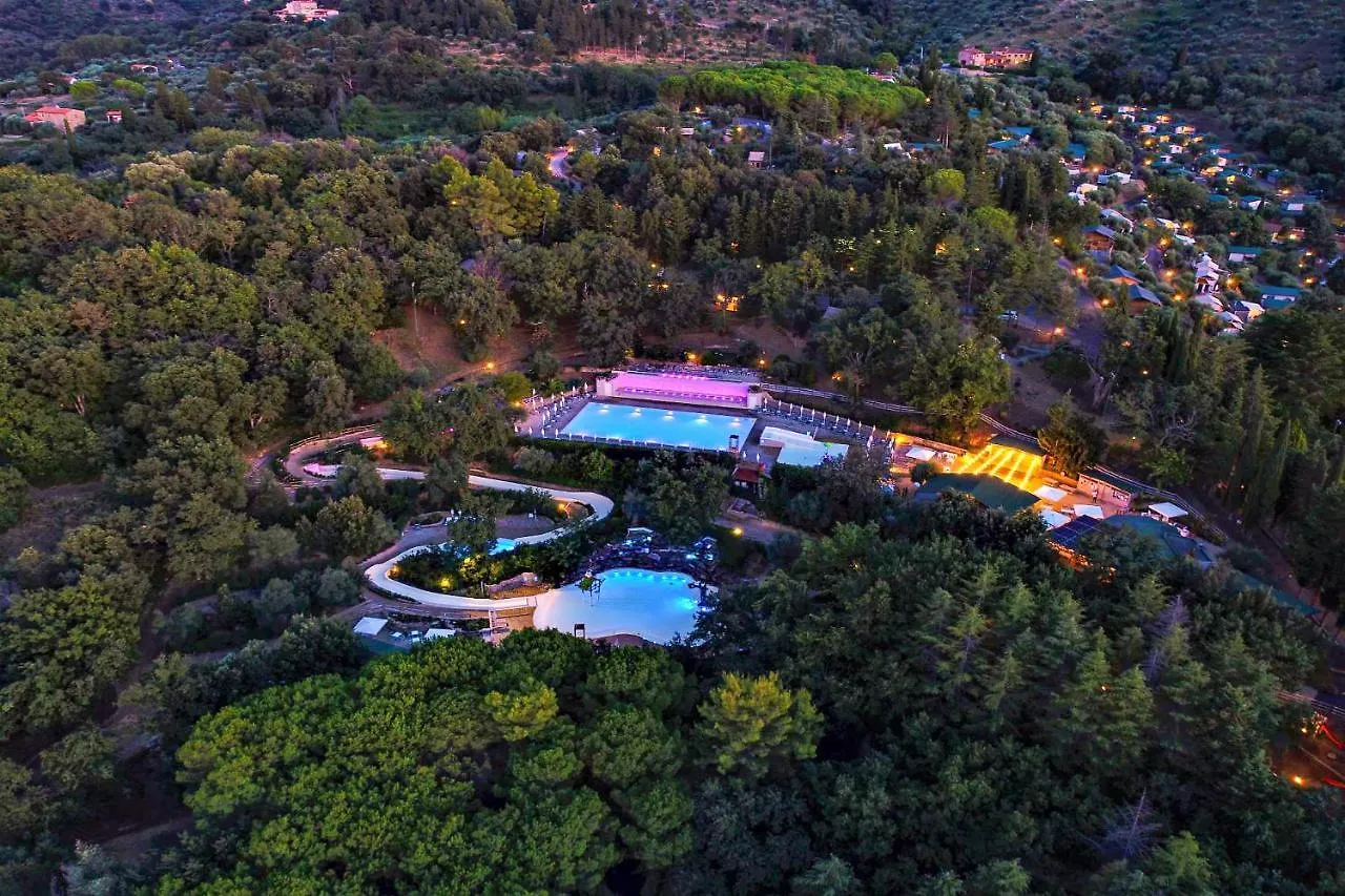 Vallicella Glamping Resort Скарлино